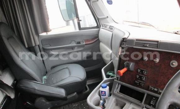 Comprar Usado Hino 300 Series Branco Caminhão em Beira em Sofala Comprar Usado Hino 300 Series Branco Caminhão em Beira em Sofala