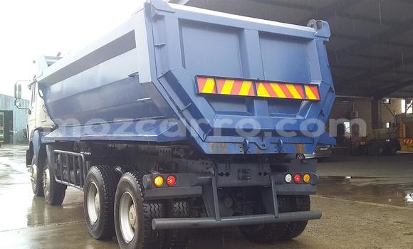 Comprar Usado Mercedes‒Benz Truck Branco Caminhão em Beira em Sofala Comprar Usado Mercedes‒Benz Truck Branco Caminhão em Beira em Sofala