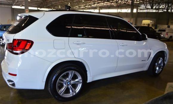 Comprar Usado BMW X5 Branco Carro em Beira em Sofala Comprar Usado BMW X5 Branco Carro em Beira em Sofala