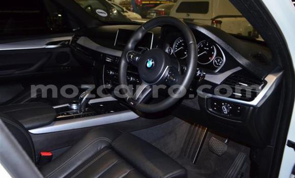 Comprar Usado BMW X5 Branco Carro em Beira em Sofala Comprar Usado BMW X5 Branco Carro em Beira em Sofala