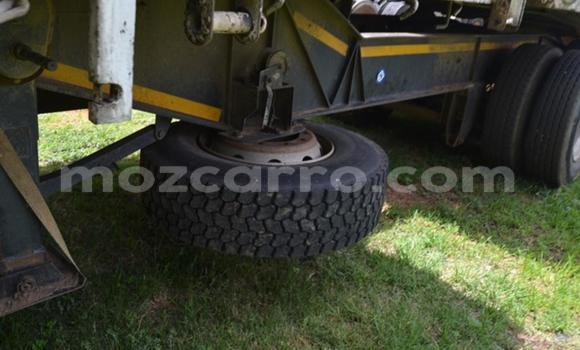 Comprar Usado Volvo F4 Branco Caminhão em Beira em Sofala Comprar Usado Volvo F4 Branco Caminhão em Beira em Sofala
