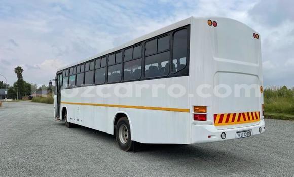 Comprar Usado Iveco Daily Branco Caminhão em Maputo em Maputo Comprar Usado Iveco Daily Branco Caminhão em Maputo em Maputo