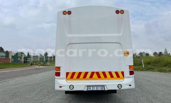 Comprar Usado Iveco Daily Branco Caminhão em Maputo em Maputo Comprar Usado Iveco Daily Branco Caminhão em Maputo em Maputo