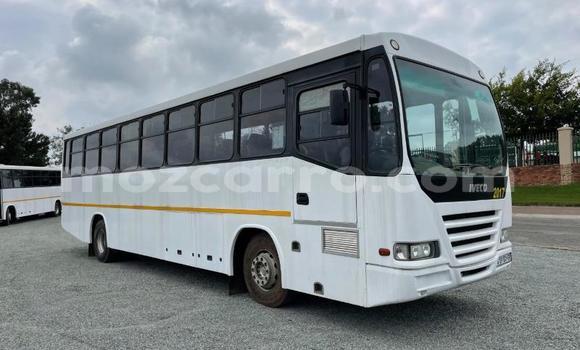 Comprar Usado Iveco Daily Branco Caminhão em Maputo em Maputo Comprar Usado Iveco Daily Branco Caminhão em Maputo em Maputo