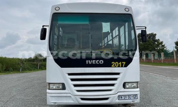 Comprar Usado Iveco Daily Branco Caminhão em Maputo em Maputo Comprar Usado Iveco Daily Branco Caminhão em Maputo em Maputo