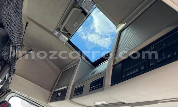 Comprar Usado Volvo F4 Branco Caminhão em Maputo em Maputo Comprar Usado Volvo F4 Branco Caminhão em Maputo em Maputo