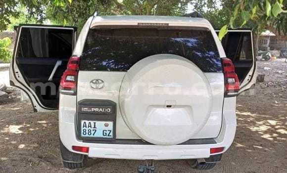 Nunua Ilio tumika Toyota Prado Nyeupe Gari ndani ya Mocambique nchini Nampula Nunua Ilio tumika Toyota Prado Nyeupe Gari ndani ya Mocambique nchini Nampula