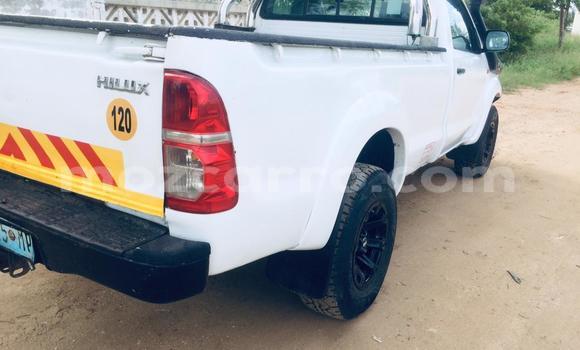 Buy Used Toyota Hilux White Car in Mocambique in Nampula Buy Used Toyota Hilux White Car in Mocambique in Nampula