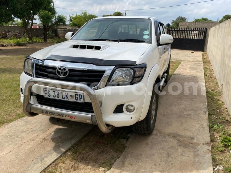 Big with watermark toyota hilux nampula mocambique 12310