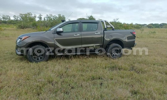 Nunua Ilio tumika Mazda BT-50 Fedha Gari ndani ya Mocambique nchini Nampula Nunua Ilio tumika Mazda BT-50 Fedha Gari ndani ya Mocambique nchini Nampula