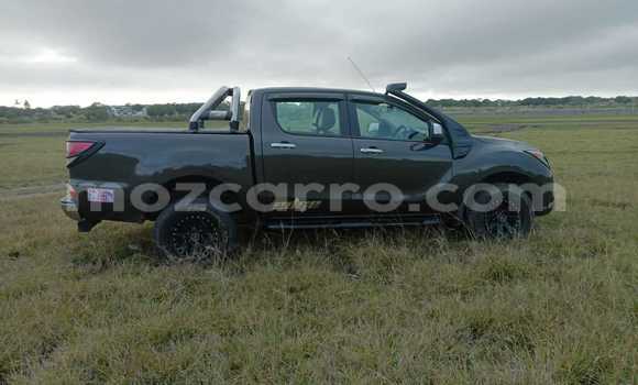 Nunua Ilio tumika Mazda BT-50 Fedha Gari ndani ya Mocambique nchini Nampula Nunua Ilio tumika Mazda BT-50 Fedha Gari ndani ya Mocambique nchini Nampula