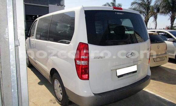 Comprar Usado Hyundai H1 Branco Carro em Beira em Sofala Comprar Usado Hyundai H1 Branco Carro em Beira em Sofala