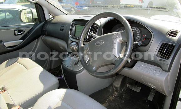 Comprar Usado Hyundai H1 Branco Carro em Beira em Sofala Comprar Usado Hyundai H1 Branco Carro em Beira em Sofala
