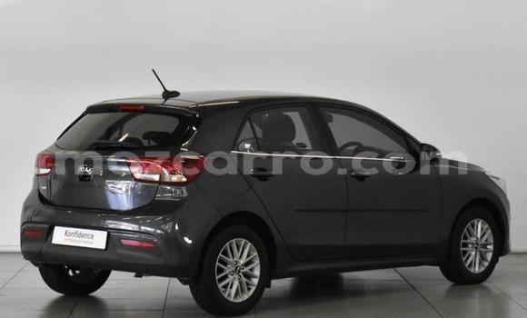 Comprar Usado Kia Rio Prata Carro em Maputo em Maputo Comprar Usado Kia Rio Prata Carro em Maputo em Maputo