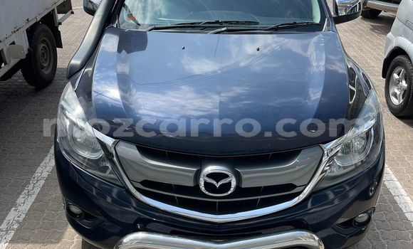Comprar Usado Mazda BT-50 Azul Carro em Maputo em Maputo