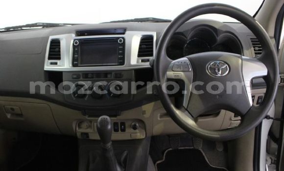 Buy Used Toyota Fortuner White Car in Inhambane in Inhambane Buy Used Toyota Fortuner White Car in Inhambane in Inhambane