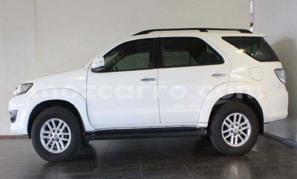 Buy Used Toyota Fortuner White Car in Inhambane in Inhambane Buy Used Toyota Fortuner White Car in Inhambane in Inhambane
