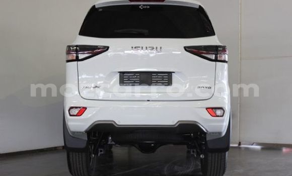 Tenga Tsaru Isuzu MU-X Chena Mota in Manhiça in Maputo Tenga Tsaru Isuzu MU-X Chena Mota in Manhiça in Maputo