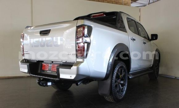 Buy Used Isuzu D-MAX Silver Car in Maputo in Maputo Buy Used Isuzu D-MAX Silver Car in Maputo in Maputo