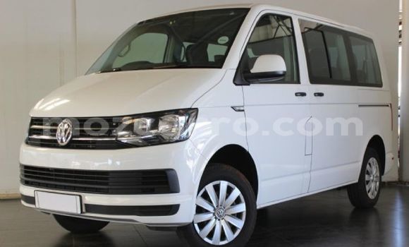 Comprar Usado Volkswagen Transporter Branco Carro em Maputo em Maputo