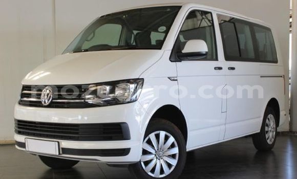 Nunua Ilio tumika Volkswagen Transporter Nyeupe Gari ndani ya Maputo nchini Maputo Nunua Ilio tumika Volkswagen Transporter Nyeupe Gari ndani ya Maputo nchini Maputo