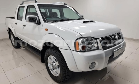 Comprar Usado Nissan NP 300 Branco Carro em Maputo em Maputo