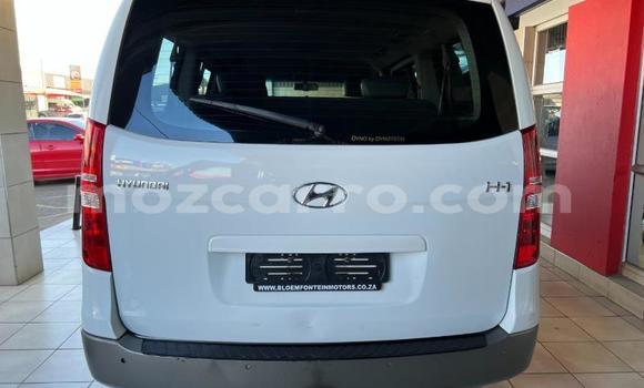 Buy Used Hyundai H1 White Car in Maputo in Maputo Buy Used Hyundai H1 White Car in Maputo in Maputo
