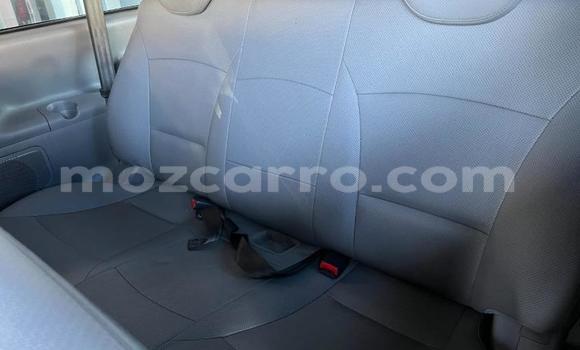 Buy Used Hyundai H1 White Car in Maputo in Maputo Buy Used Hyundai H1 White Car in Maputo in Maputo
