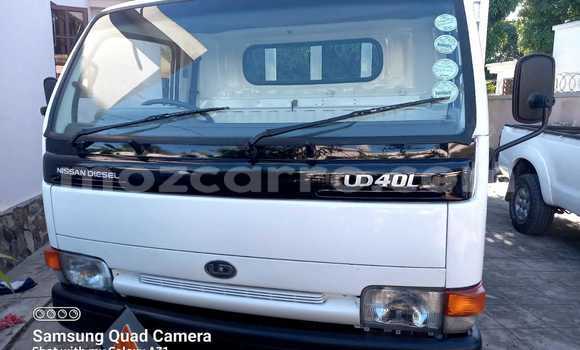 Comprar Usado Nissan BE-1 Branco Carro em Maputo em Maputo