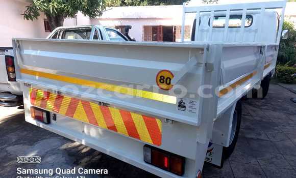 Nunua Ilio tumika Nissan BE-1 Nyeupe Gari ndani ya Maputo nchini Maputo Nunua Ilio tumika Nissan BE-1 Nyeupe Gari ndani ya Maputo nchini Maputo