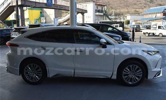 Tenga Tsaru Toyota Harrier Chena Mota in Manhiça in Maputo Tenga Tsaru Toyota Harrier Chena Mota in Manhiça in Maputo