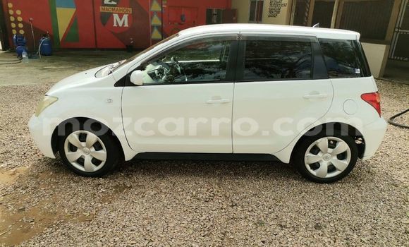 Comprar Usado Toyota IST Branco Carro em Maputo em Maputo