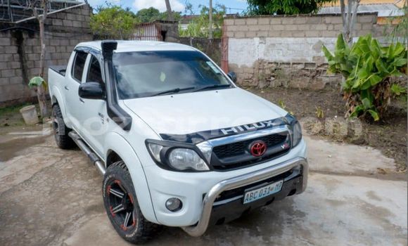 Tenga Tsaru Toyota Hilux Chena Mota in Maputo in Maputo Tenga Tsaru Toyota Hilux Chena Mota in Maputo in Maputo