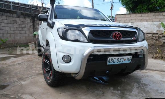 Tenga Tsaru Toyota Hilux Chena Mota in Maputo in Maputo Tenga Tsaru Toyota Hilux Chena Mota in Maputo in Maputo