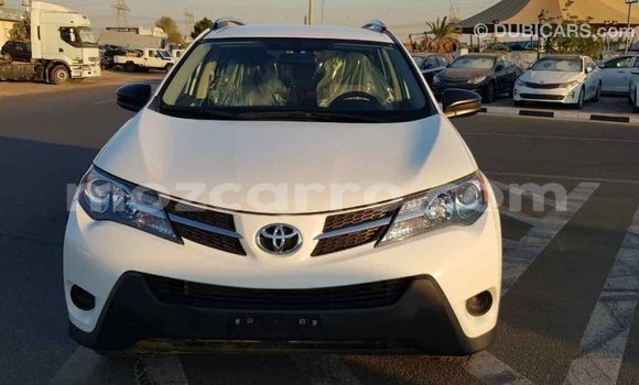 Comprar Importar Toyota RAV4 Branco Carro em Import - Dubai em Cabo Delgado Comprar Importar Toyota RAV4 Branco Carro em Import - Dubai em Cabo Delgado
