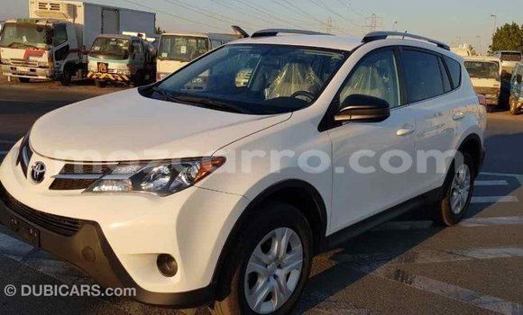 Comprar Importar Toyota RAV4 Branco Carro em Import - Dubai em Cabo Delgado Comprar Importar Toyota RAV4 Branco Carro em Import - Dubai em Cabo Delgado