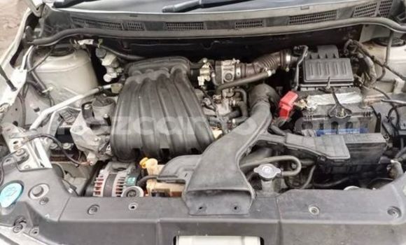 Tenga Tsaru Nissan Tiida Beige Mota in Maputo in Maputo Tenga Tsaru Nissan Tiida Beige Mota in Maputo in Maputo