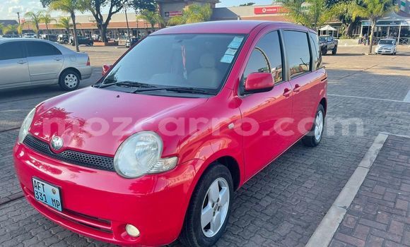 Buy Used Toyota Sienta Red Car in Maputo in Maputo