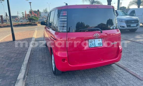 Tenga Tsaru Toyota Sienta Tsvuku Mota in Maputo in Maputo Tenga Tsaru Toyota Sienta Tsvuku Mota in Maputo in Maputo