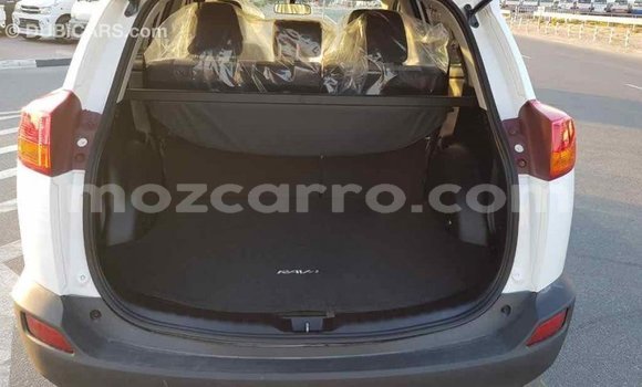 Comprar Importar Toyota RAV4 Branco Carro em Import - Dubai em Cabo Delgado Comprar Importar Toyota RAV4 Branco Carro em Import - Dubai em Cabo Delgado