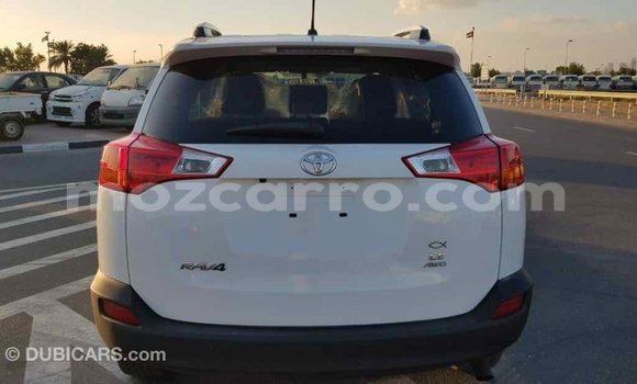 Comprar Importar Toyota RAV4 Branco Carro em Import - Dubai em Cabo Delgado Comprar Importar Toyota RAV4 Branco Carro em Import - Dubai em Cabo Delgado