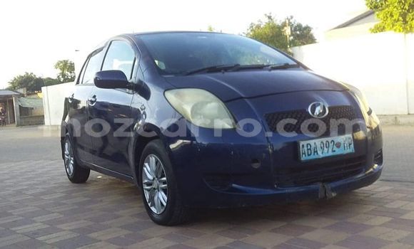 Nunua Ilio tumika Toyota Vitz Bluu Gari ndani ya Maputo nchini Maputo