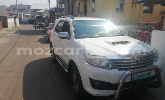 Nunua Ilio tumika Toyota Fortuner Nyeupe Gari ndani ya Maputo nchini Maputo Nunua Ilio tumika Toyota Fortuner Nyeupe Gari ndani ya Maputo nchini Maputo