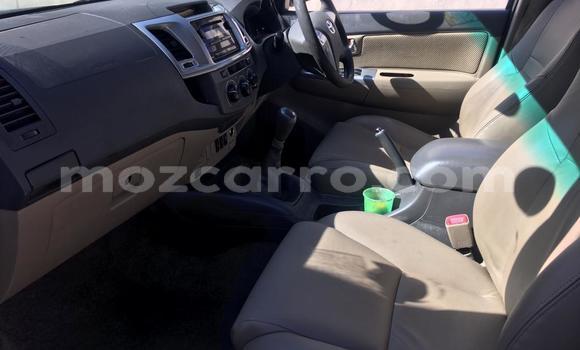 Nunua Ilio tumika Toyota Hilux Nyeupe Gari ndani ya Maputo nchini Maputo Nunua Ilio tumika Toyota Hilux Nyeupe Gari ndani ya Maputo nchini Maputo
