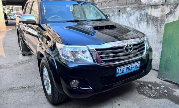 Nunua Ilio tumika Toyota Hilux Nyeusi Gari ndani ya Maputo nchini Maputo