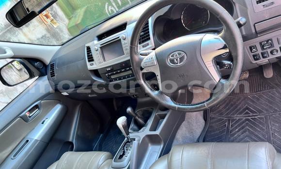 Nunua Ilio tumika Toyota Hilux Nyeusi Gari ndani ya Maputo nchini Maputo Nunua Ilio tumika Toyota Hilux Nyeusi Gari ndani ya Maputo nchini Maputo