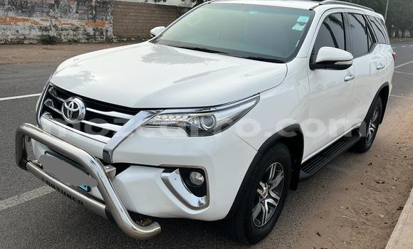 Nunua Ilio tumika Toyota Fortuner Nyeupe Gari ndani ya Mocambique nchini Nampula Nunua Ilio tumika Toyota Fortuner Nyeupe Gari ndani ya Mocambique nchini Nampula