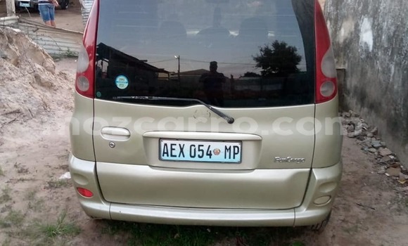 Tenga Tsaru Toyota FunCargo Beige Mota in Maputo in Maputo Tenga Tsaru Toyota FunCargo Beige Mota in Maputo in Maputo