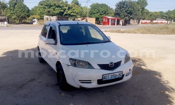 Comprar Usado Mazda Demio Branco Carro em Maputo em Maputo