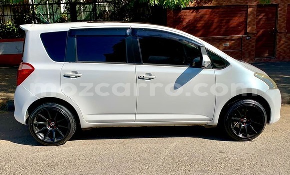 Tenga Tsaru Toyota Ractis Chena Mota in Maputo in Maputo